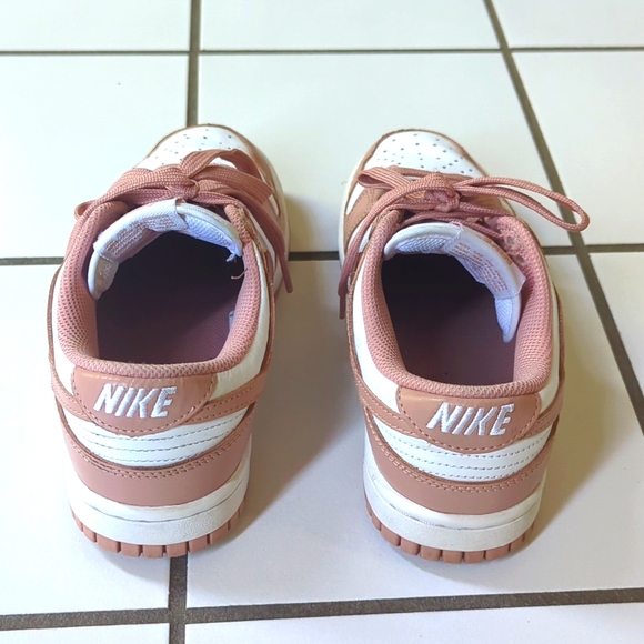 Nike Dunk Low Rose Whisper - Picture 2 of 3